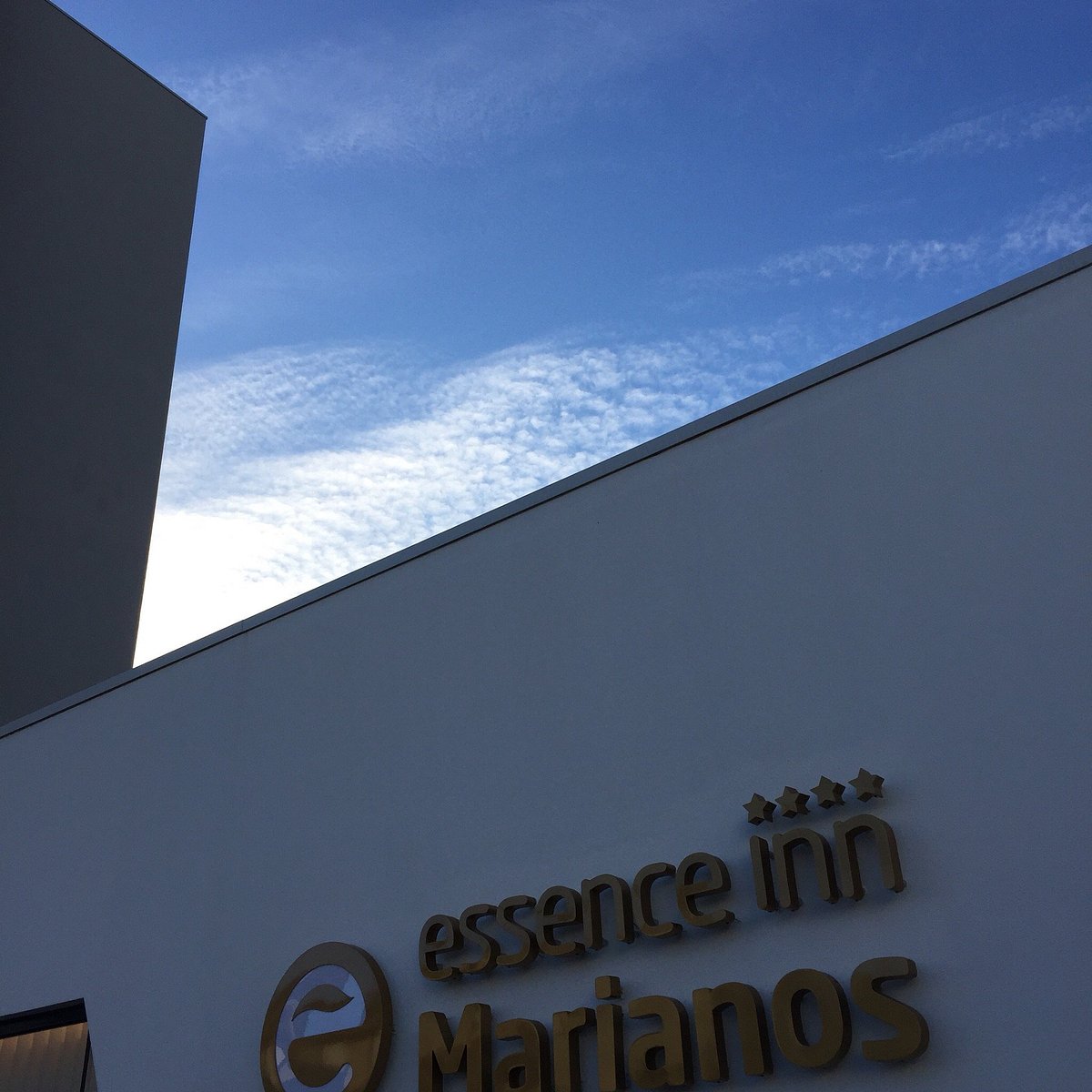 Essence Inn Marianos — Fátima