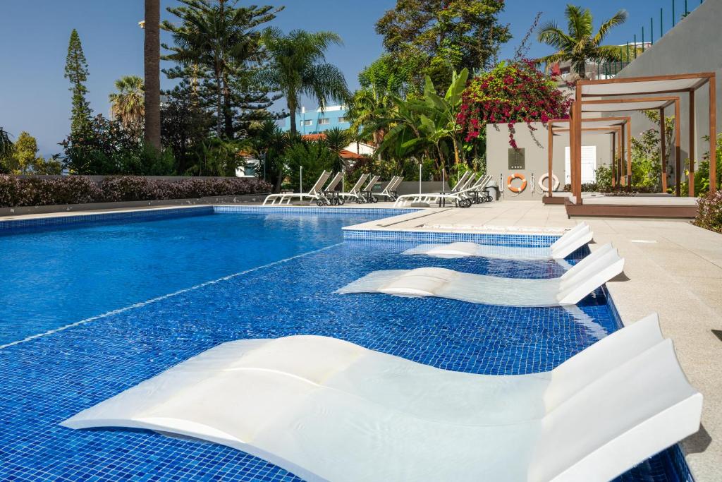 Hotel Girassol - Suite Hotel — Madeira