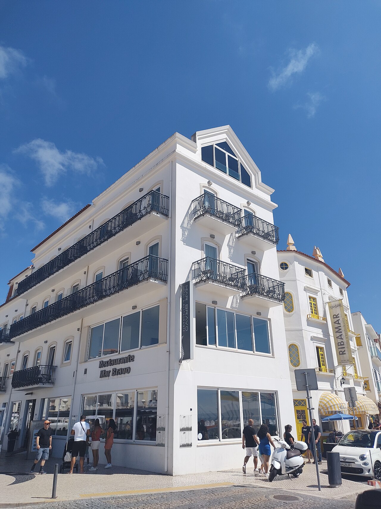 Hotel Mar Bravo — Nazaré