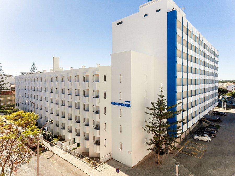 Hotel Navegadores — Faro