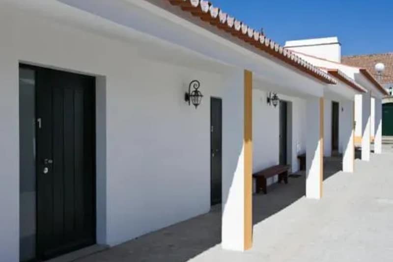Hotel Quinta Dos Bastos — Évora