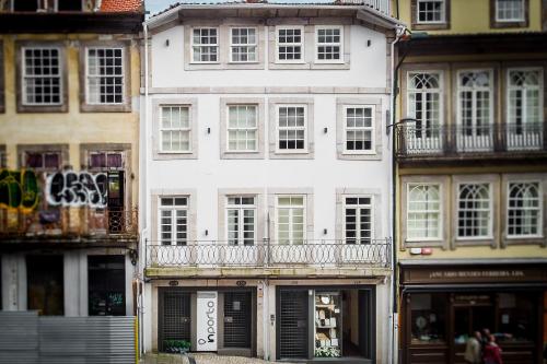 In Porto Gallery Guesthouse — Porto