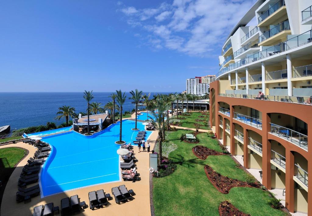 Pestana Promenade Ocean Resort Hotel — Madeira