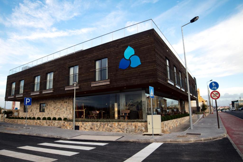 Surfers Lodge Peniche — Leiria