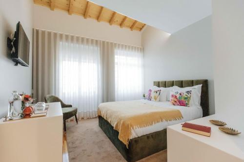 Trovador City Guest House — Braga