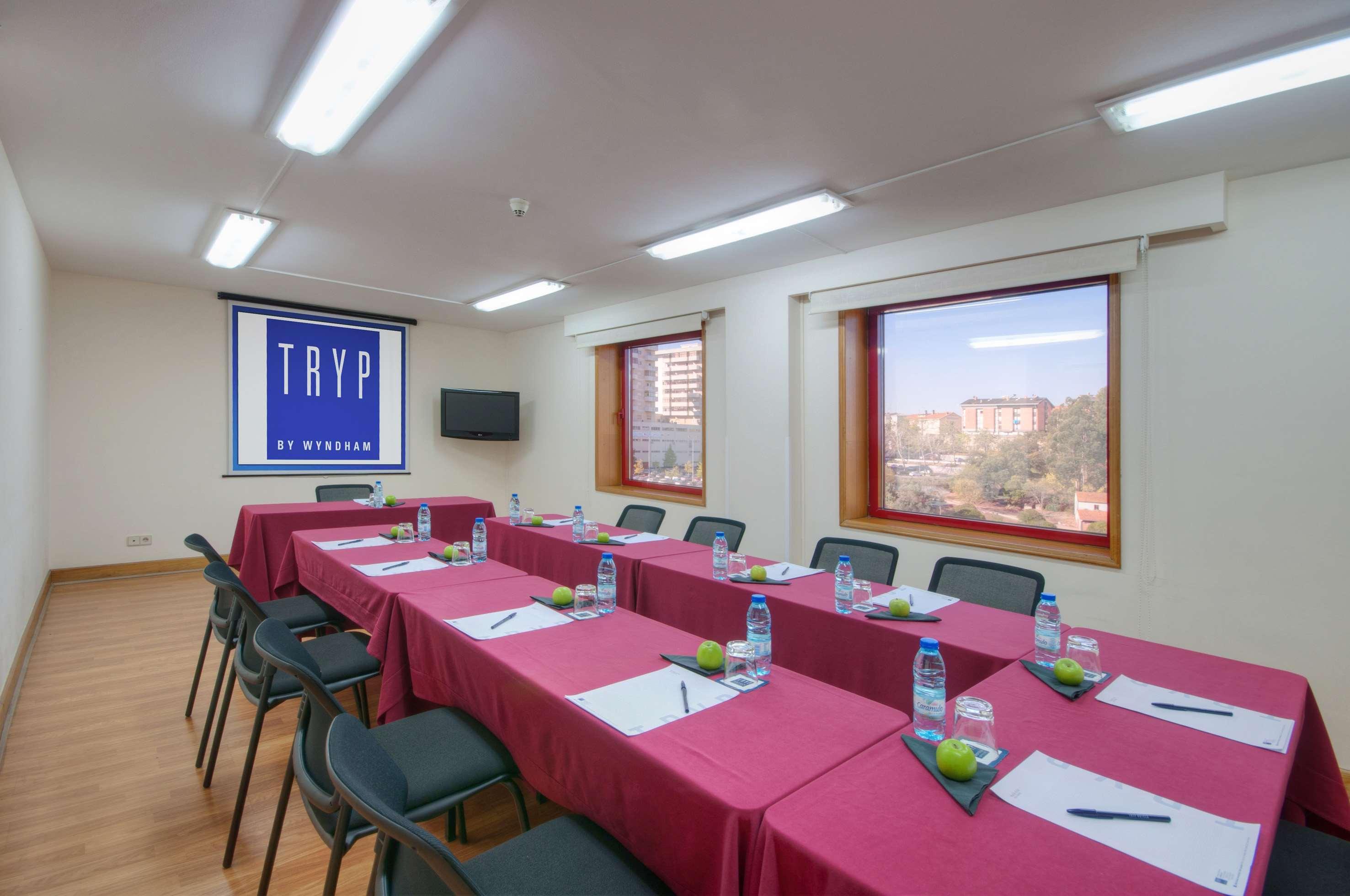 Tryp Coimbra Hotel — Coimbra