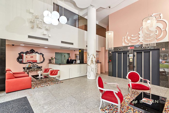 Urban Hotel Amadeos — Porto